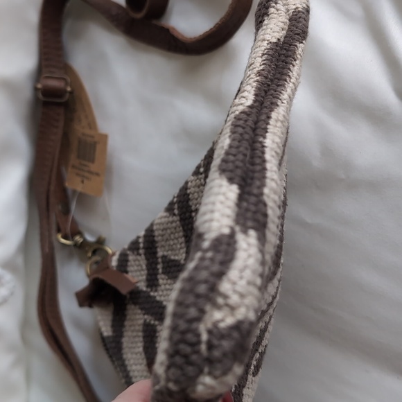 TIKKA Art Studio Company Hand Blocked Cotton/Leather Dhurrie Crossbody Bag NWT - Picture 11 of 16